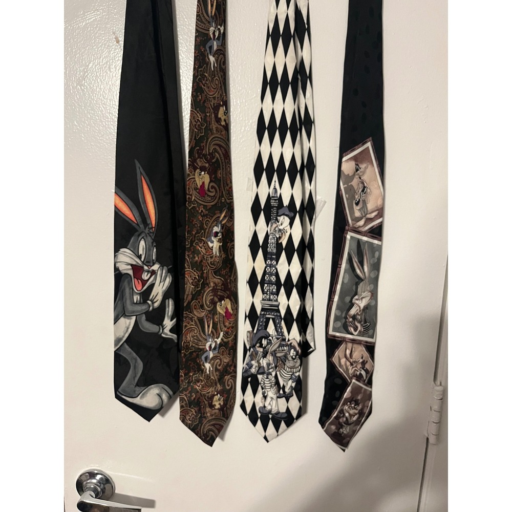 Vintage Looney Tunes Mania Silk Tie Bundle 4pc Bugs Bunny‎ Taz 90s Novelty Ties